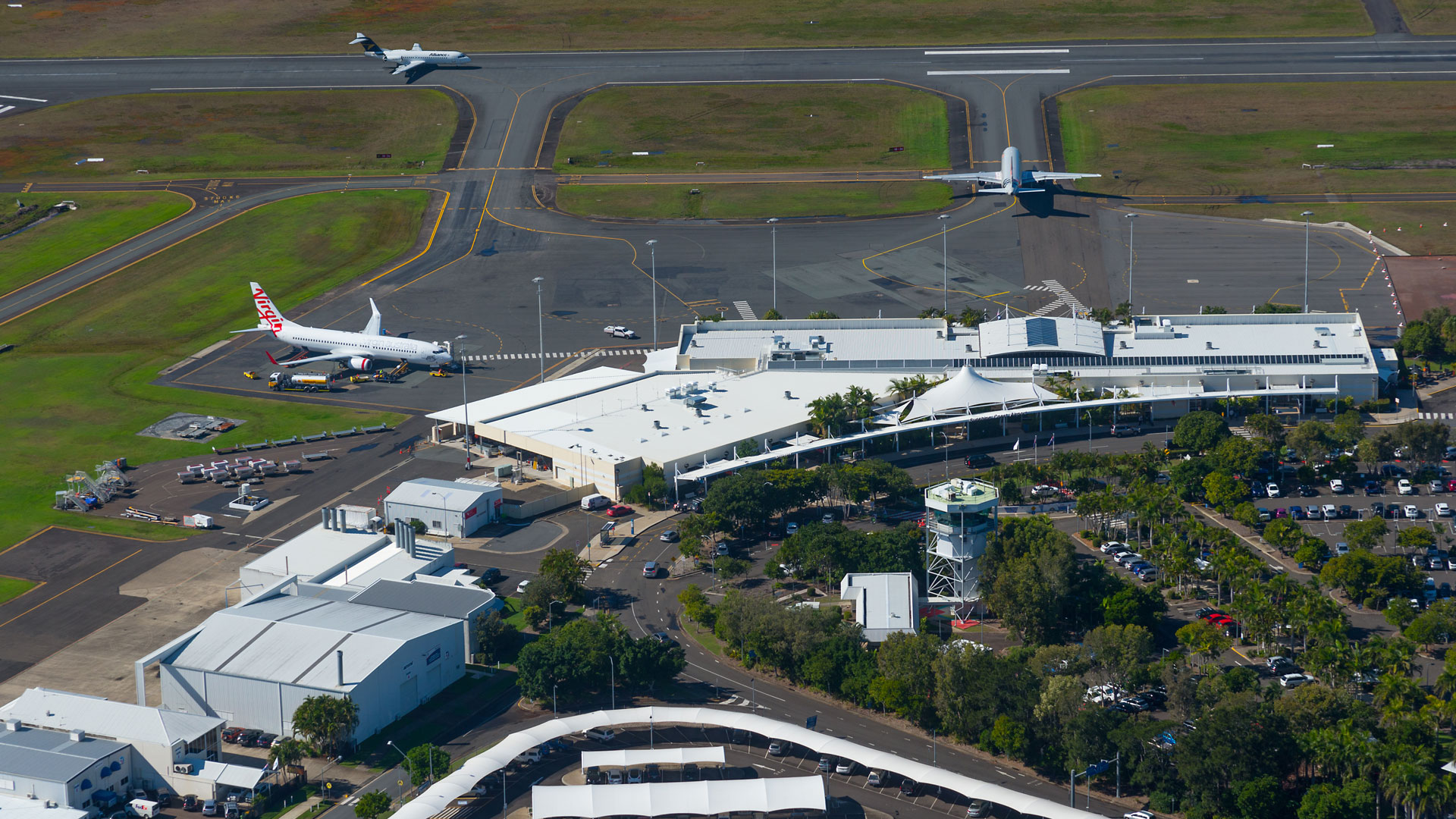 Flights resume as Queensland border reopens